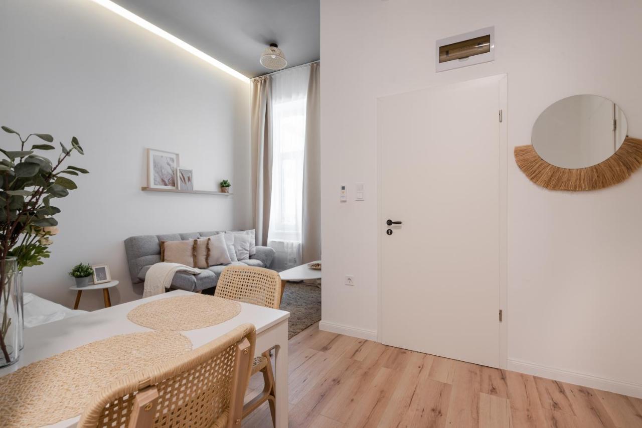 A62 - Akacfa Street Central Residence - Best Location By Bqa Budapest Kültér fotó