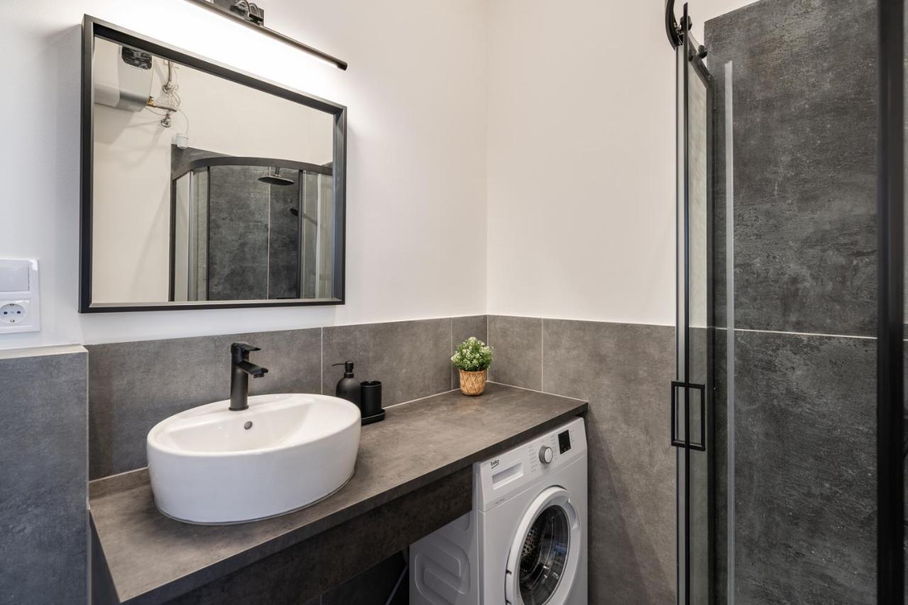 A62 - Akacfa Street Central Residence - Best Location By Bqa Budapest Kültér fotó