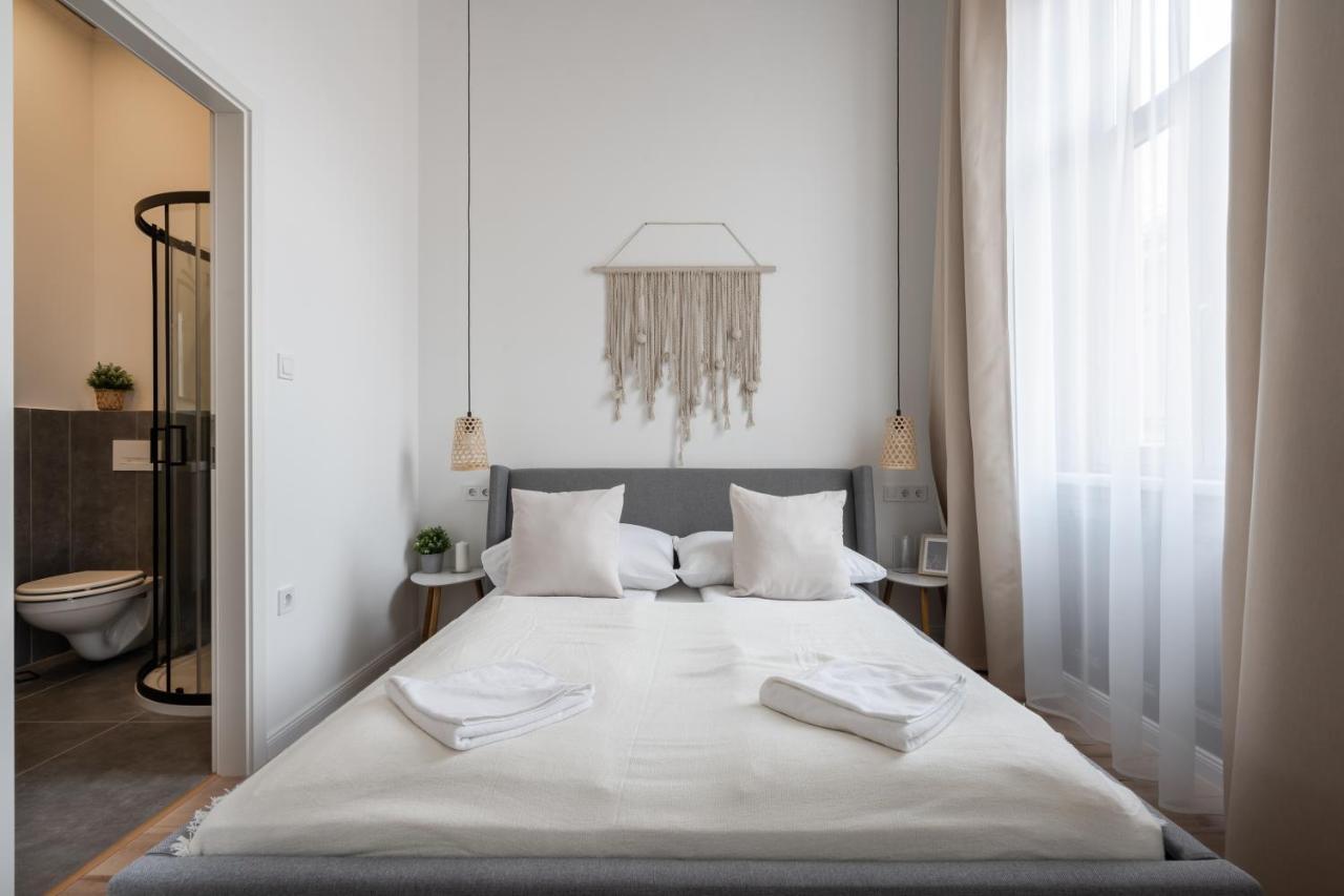 A62 - Akacfa Street Central Residence - Best Location By Bqa Budapest Kültér fotó