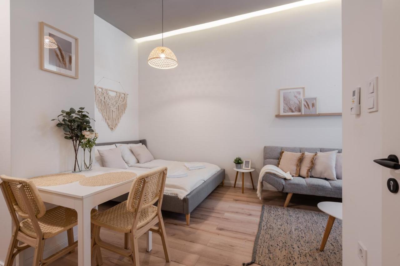 A62 - Akacfa Street Central Residence - Best Location By Bqa Budapest Kültér fotó