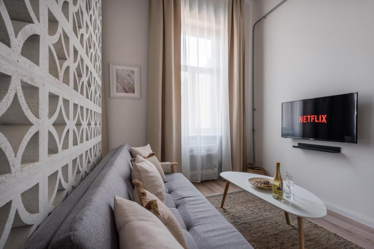 A62 - Akacfa Street Central Residence - Best Location By Bqa Budapest Kültér fotó