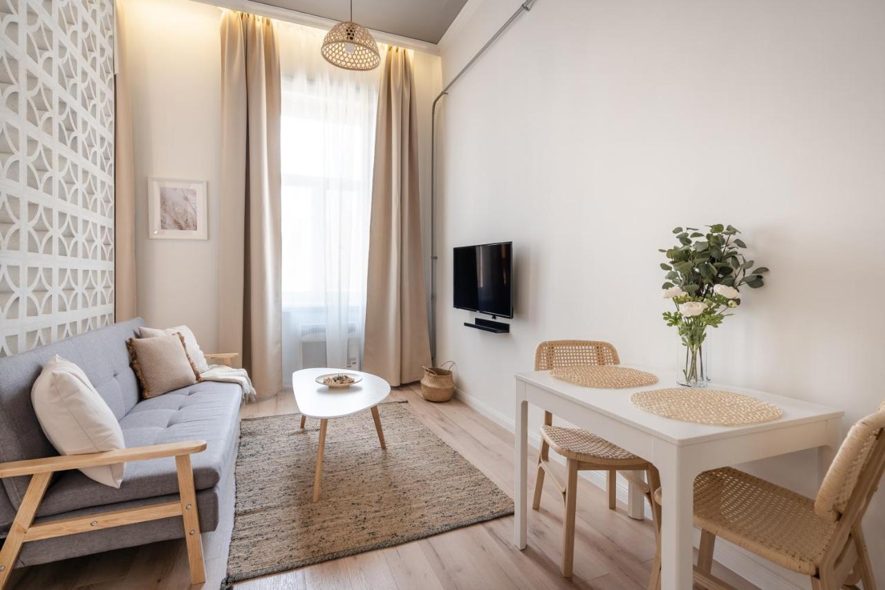A62 - Akacfa Street Central Residence - Best Location By Bqa Budapest Kültér fotó